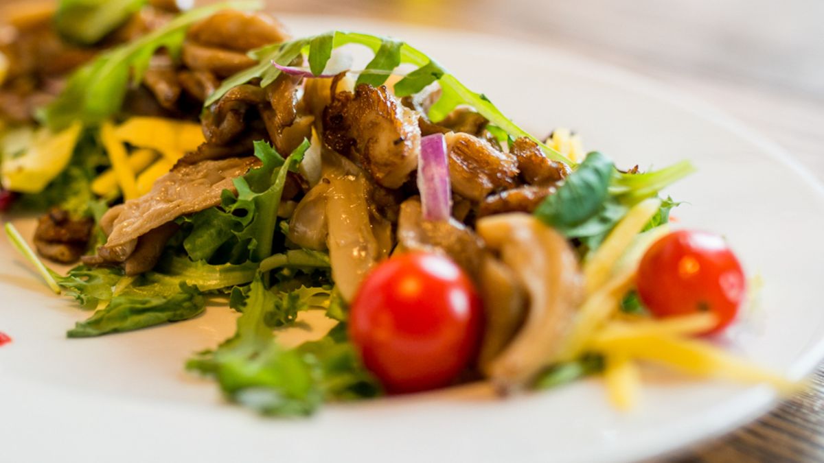 Sałatka z makreli na święta. Pyszna i zdrowa