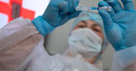 Przełomowa szczepionka na raka Moderny. Zmniejsza ryzyko nawrotu i śmierci o połowę