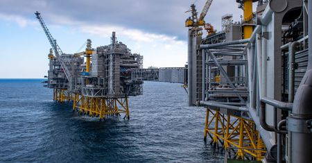 Rekordowe wydobycie w Norwegii. Gaz i ropa płynie do Europy szerokim strumieniem