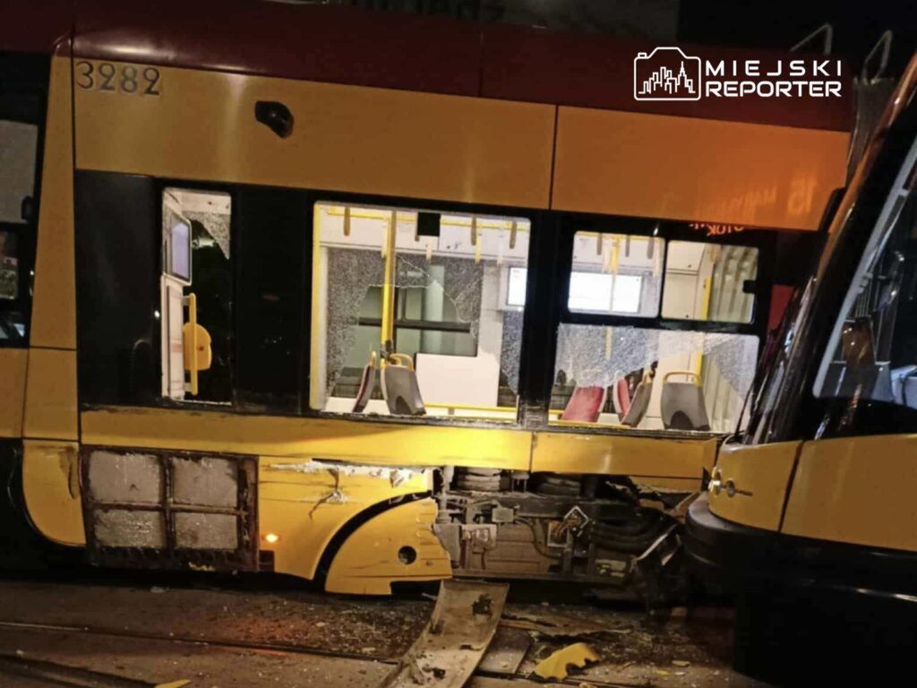Warszawa: Zderzenie tramwajów na pętli P+R Aleja Krakowska