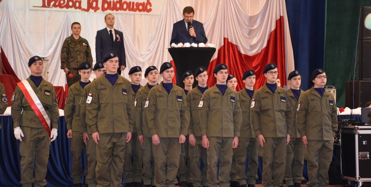 Staszów: Ślubowanie uczniów Zespołu Szkół im. Stanisława Staszica