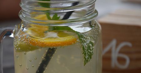 Napój o smaku lemoniady w proszku