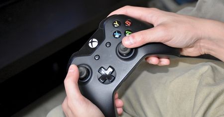Asystent Google zyskał możliwość sterowania konsolą Xbox One