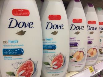 Ostry spadek Unilever. Producent Persilu i Dove wyrzucony z prestiżowego indeksu