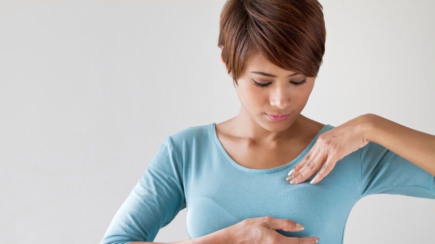 Jednym z nietypowych objawów raka piersi są zmiany skórne 