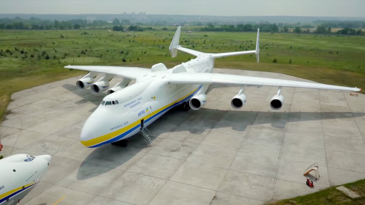 Największy samolot świata Antonow An-225 dostarczy sprzęt do walki z koronawirusem 1