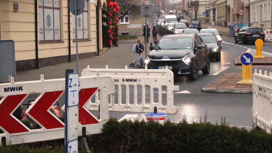 KORKI NA ULICY MŁYŃSKIEJ