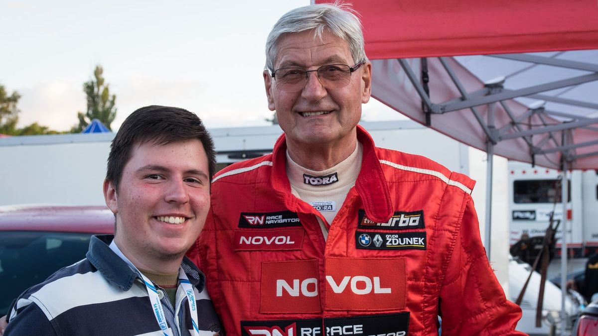 WP SportoweFakty / Na zdjęciu: Maciej Wisławski (w środku)