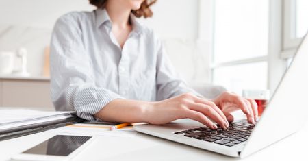 Office 2024 czy Microsoft 365? Kiedy lepiej wybrać licencję jednorazową, a kiedy abonament?