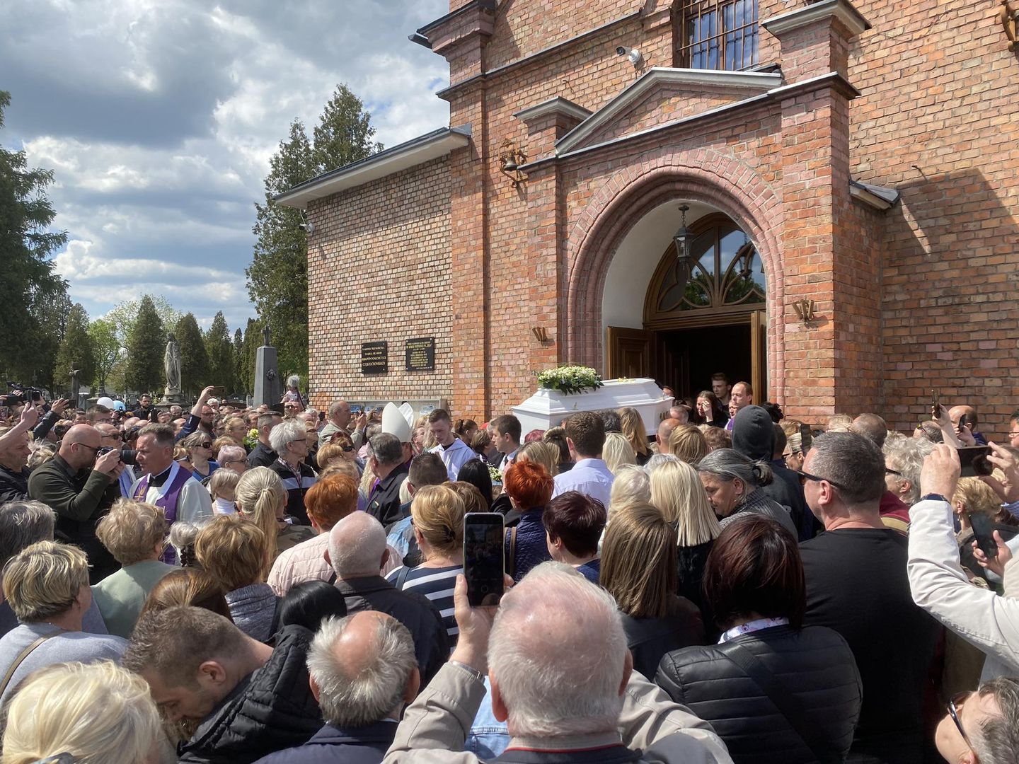 "Nie powinno cię tu być". Bliscy Kamilka odczytali przejmujący list