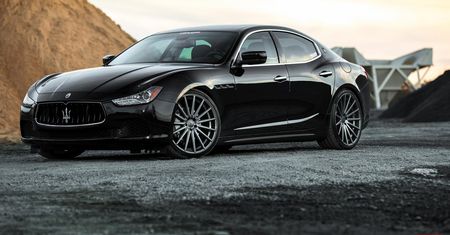 Klasa w włoskim stylu - Maserati Ghibli na felgach Vossena