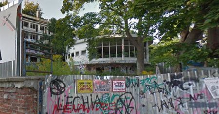 Kiedyś przyciągał tłumy. Dziś budynek dawnego sanatorium byłby scenerią dla horroru