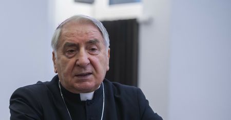 Były prymas Polski w szpitalu. Proszą o modlitwę