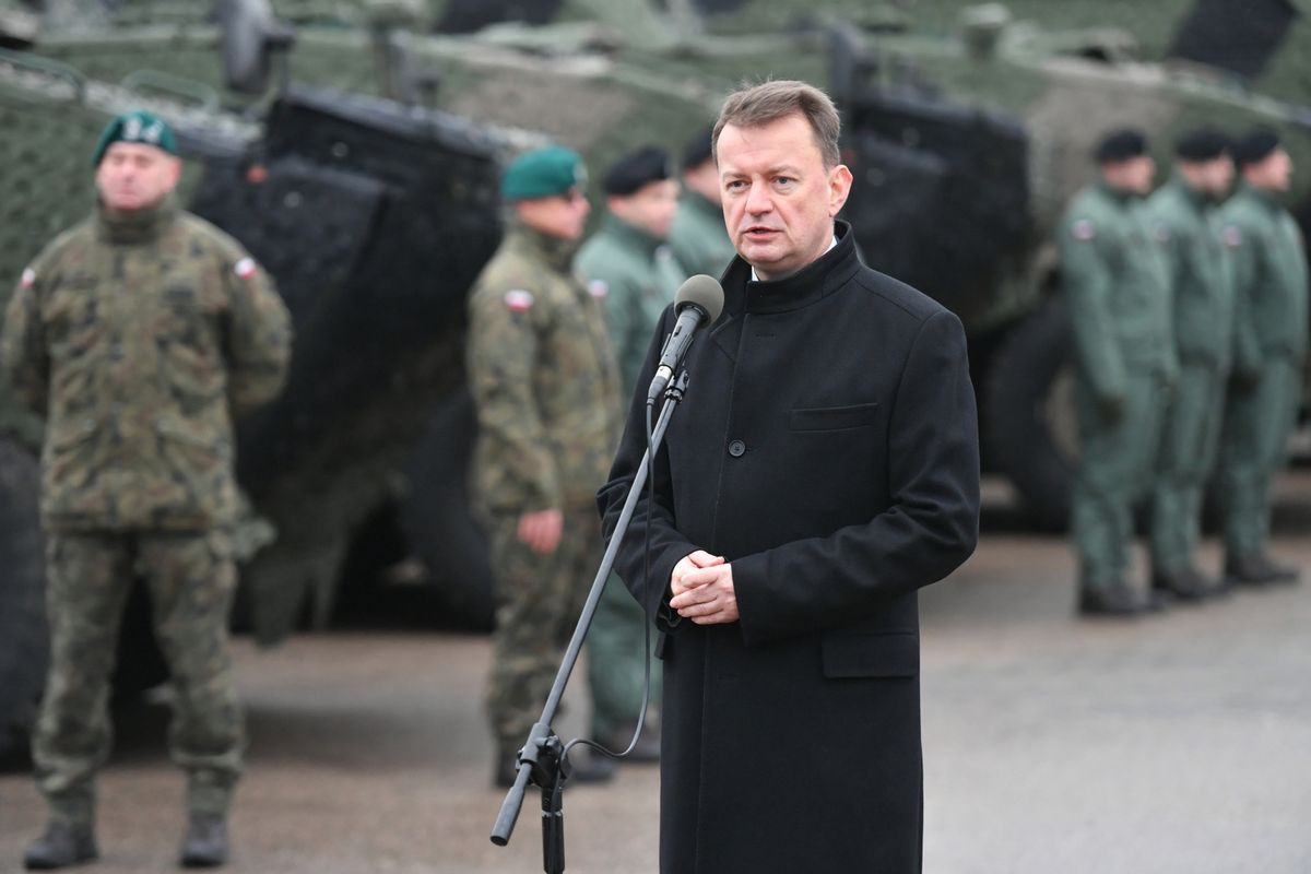 Szef MON zdecydował ws. przełożonych żołnierza, który uciekł na Białoruś 