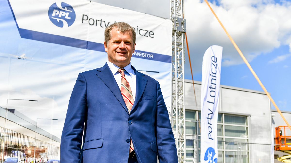 Mariusz Szpikowski na inauguracji budowy lotniska w Radomiu