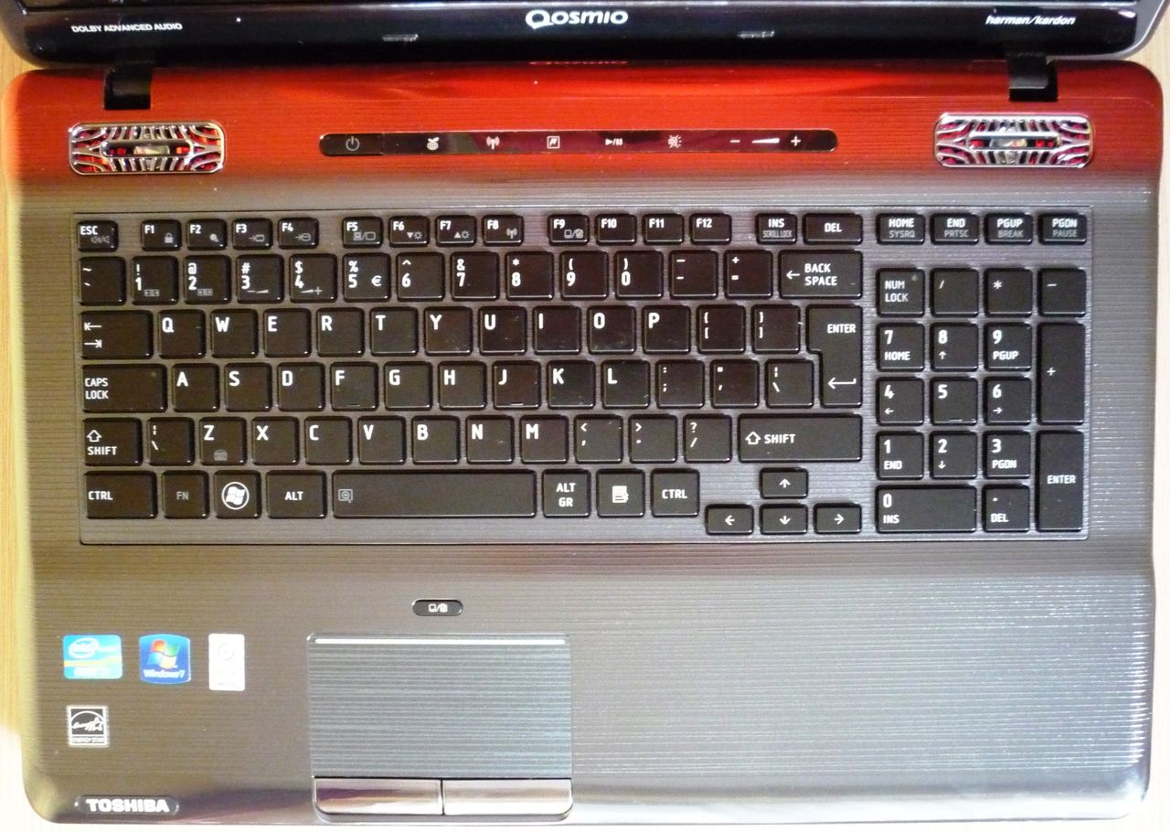 Toshiba Qosmio X770 - klawiatura i touchpad
