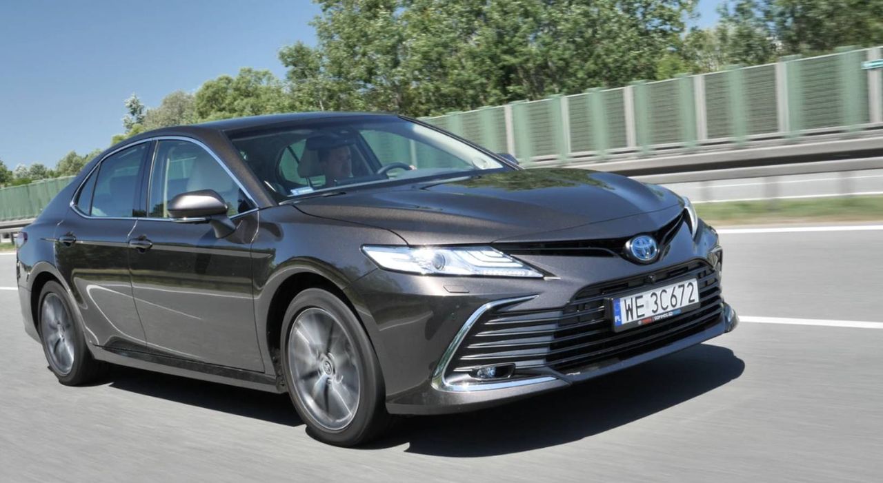 Test: Toyota Camry - czy klasę japończyka można wymacać? #eksperyment