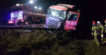 Wypadek w Tarnowie, pijany w tirze na Kaszubach. GDDKiA ostrzega