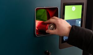 Przyniósł 611 butelek i puszek do Auchan. Tyle zarobił rekordzista