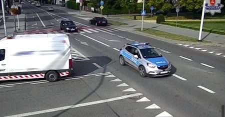 Zatrzymał policjantów. Od razu ruszyli na sygnałach