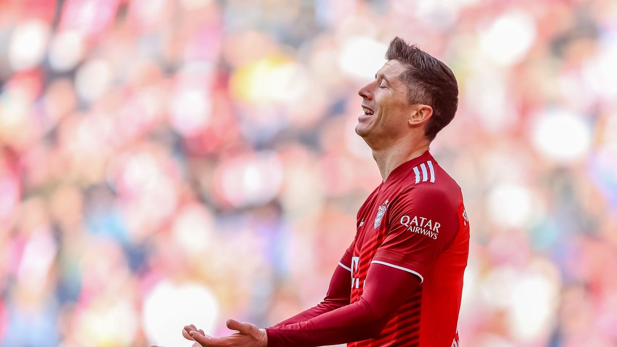 MUNICH, GERMANY - APRIL 09: Robert Lewandowski of Bayern Muenchen gestures during the Bundesliga match between FC Bayern München and FC Augsburg at Allianz Arena on April 9, 2022 in Munich, Germany. (Photo by Roland Krivec/vi/DeFodi Images via Getty Images)