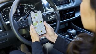 Korzystasz z telefonu podczas jazdy? Takie mogą być konsekwencje