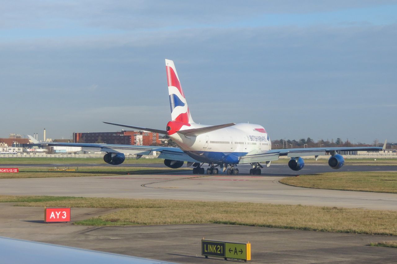 British Airways faces £100k (€119k) loss after emergency slide blunder