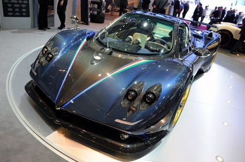 Pagani Zonda Tricolore na pokazie z samolotem [wideo]