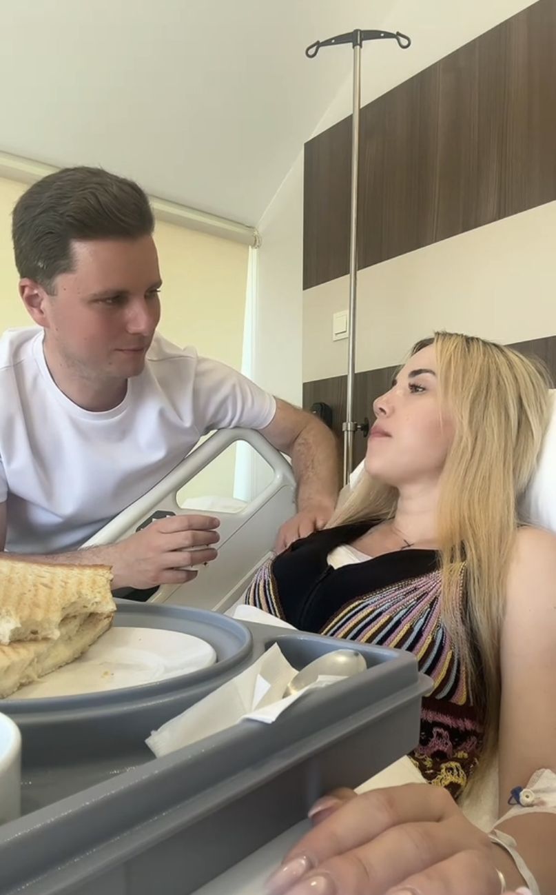 Partner Marianny Schreiber pomógł jej zjeść obiad 