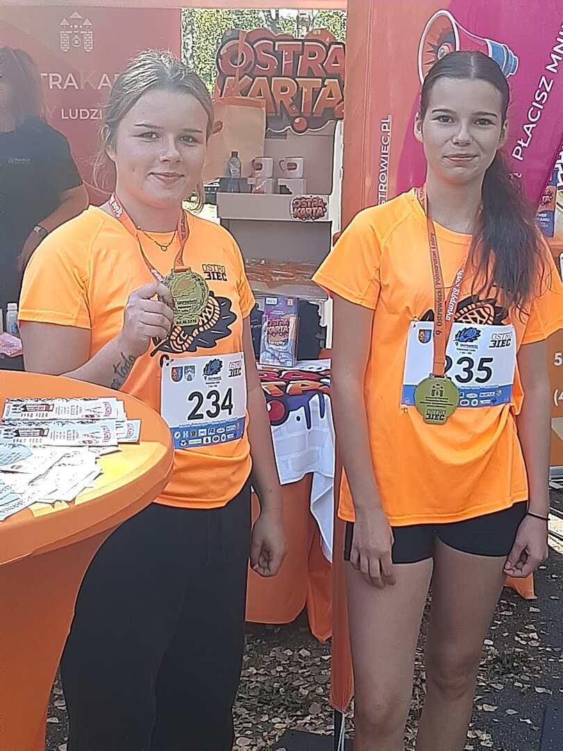 Partnerzy OstrejKarty pobiegli razem. Sport połączył lokalnych przedsiębiorców