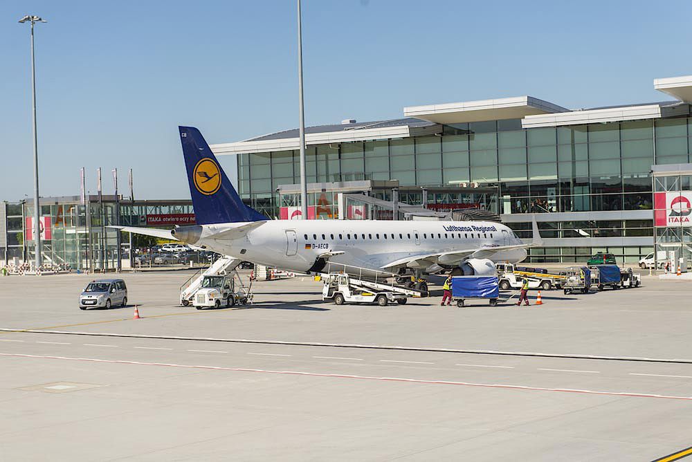 Ryanair linie lotnicze lot samolot lotnisko