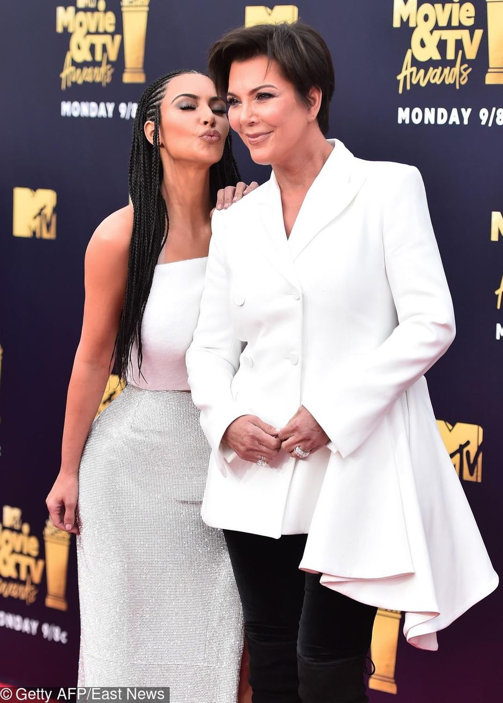 Kim Kardashian i Kris Jenner w 2018 MTV Movie oraz TV Awards w Barker Hangar  w Santa Monica w Kalifornii
