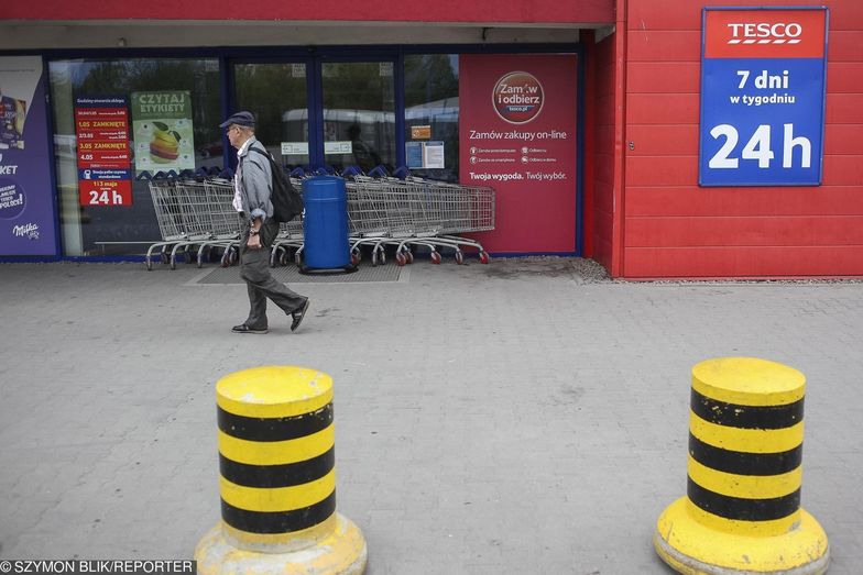 Widok zamkniętych sklepów i centrów handlowych wkrótce spowszednieje.