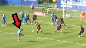 Efektowny gol w polskiej lidze. Przymierzył idealnie [WIDEO]