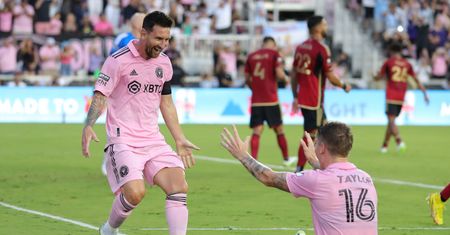 Messi przywitał się z nowymi kolegami. Wyjątkowe upominki