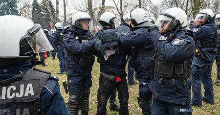 Zamieszki przed Sejmem. Są zarzuty dla zatrzymanych