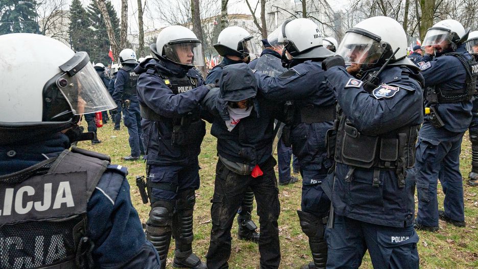 Zamieszki przed Sejmem. Są zarzuty dla zatrzymanych