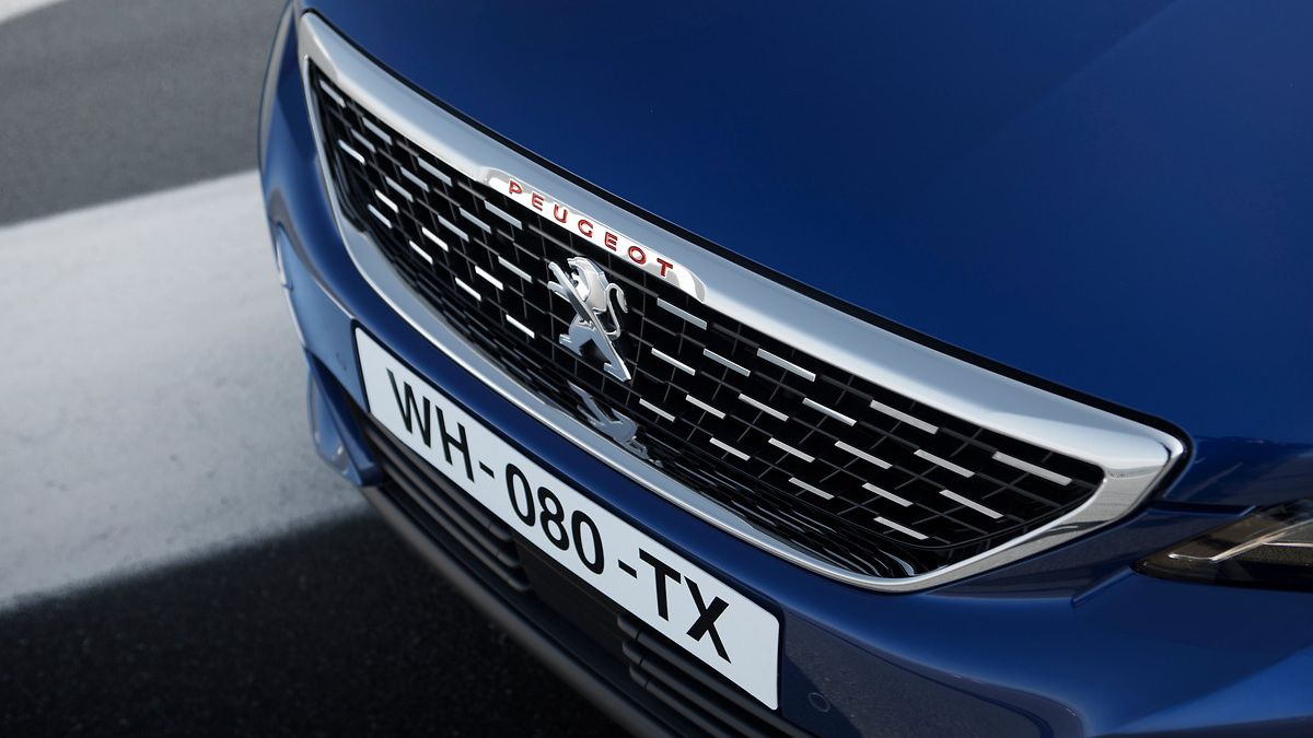 Francuzi stawiają na hybrydy w kompaktach i autach klasy średniej