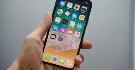 Apple dopłaci klientom za przesiadkę z telefonów LG. Chce dopiec Samsungowi