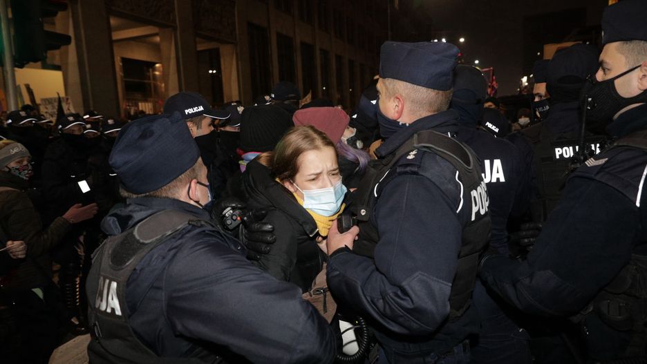 Do pierwszych starć z policją doszło pod Sejmem
