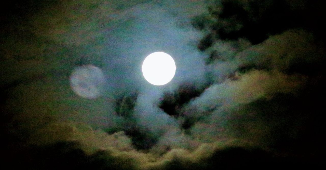 Bobrzy Księżyc. Kiedy i jak najlepiej oglądać listopadową pełnię?