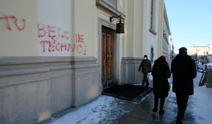 Warszawa. Zniszczył fasadę kościoła, jest decyzja ws. wandala
