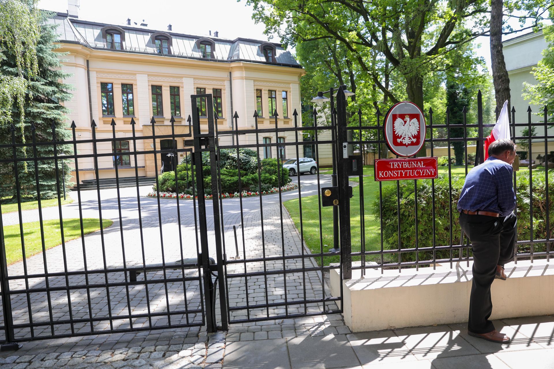 Nowi sędziowie TK ryzykują? Rezygnują z dotychczasowej pracy