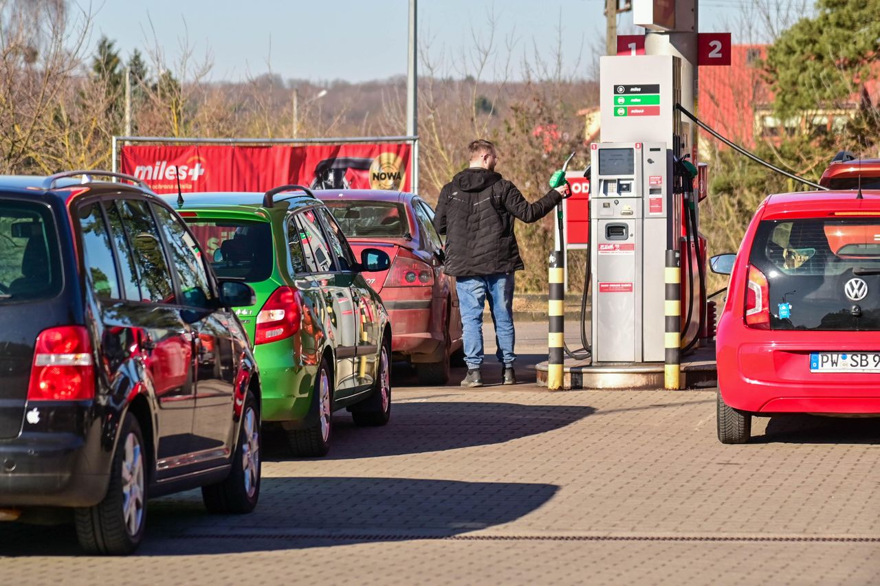 Siódemka już przekroczona. Kierowcy donoszą o cenach paliw