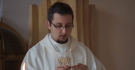 To nie żart. Ksiądz w obronie Halloween. "Trzeba mieć dystans"