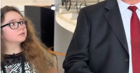 Kolejny polityk nagrany. Odepchnął 10-latkę, kamera była włączona