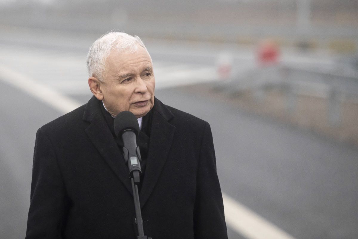 Kaczyński dostał nagrodę. Za zasługi w zakresie obronności kraju