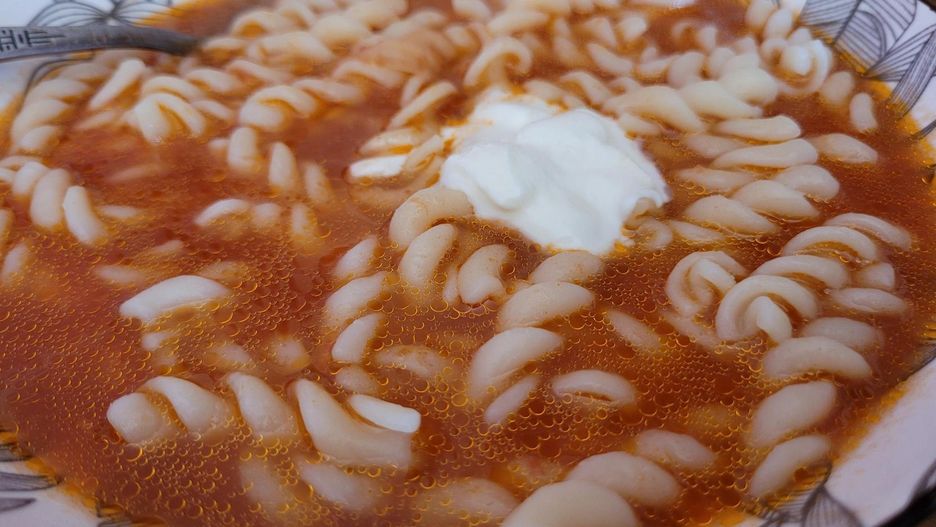 Zupa pomidorowa ze świeżych pomidorów - u mnie zawsze na rosole