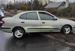 Śląskie. Wjechał na torowisko w Chorzowie. Zobaczył policjanta, próbował zwiać