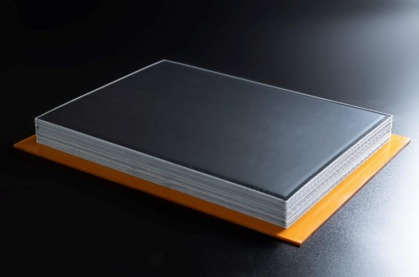 Wewnętrzna struktura akumulatora li-all-poly, źródło: APB.